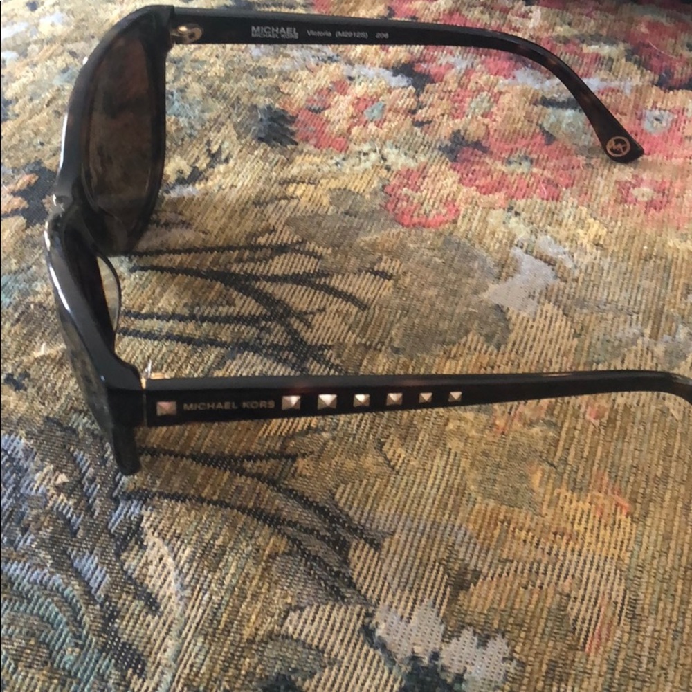 Michael Kors Sunglasses and case. - Picture 7 of 13